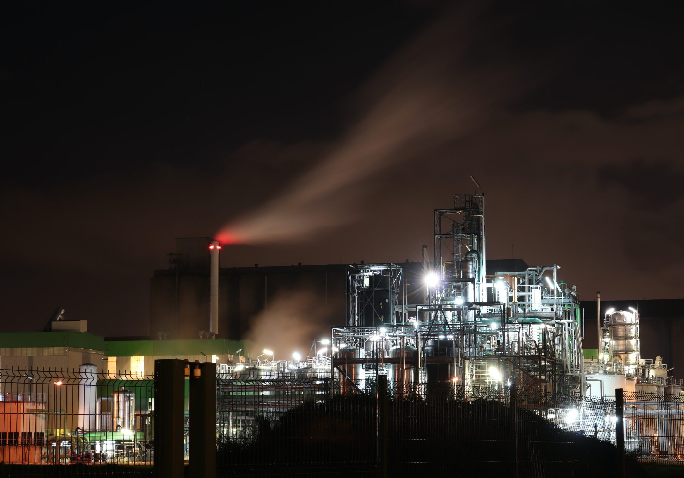 Insdustrial plant_pexels-loïc-manegarium-6045858 Insdustrial plant_pexels-loïc-manegarium-6045858